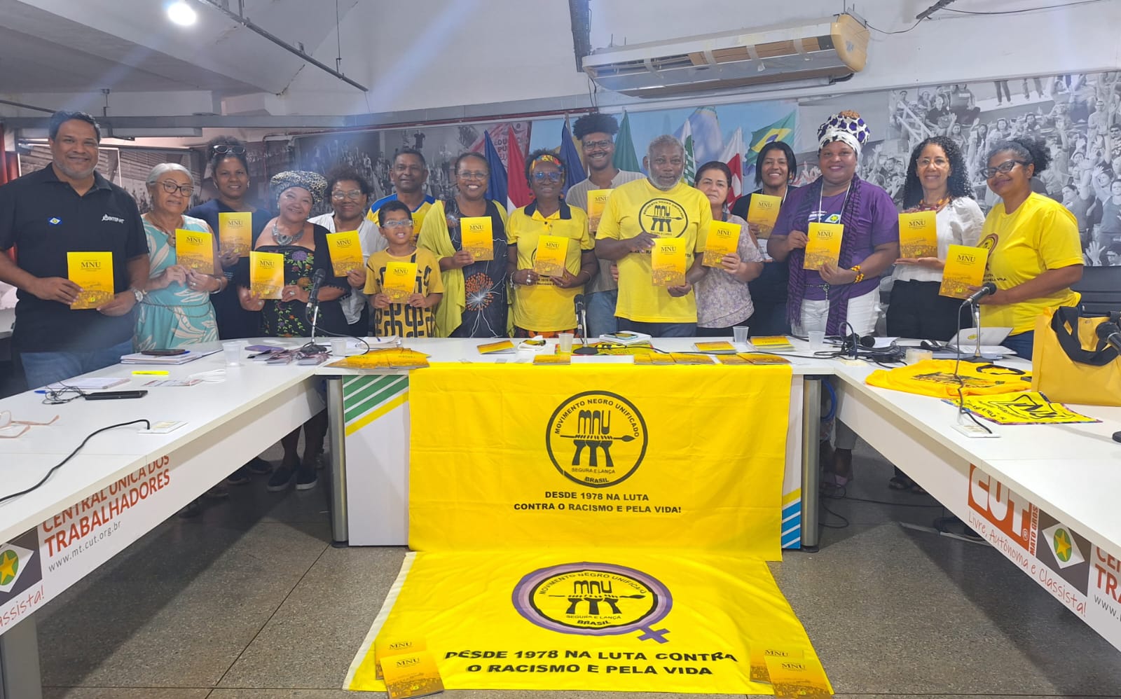 Chapadas do Guimarães participou da entrega do Estatuto do MNU